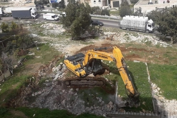 הכיבוש מקים שער ברזל באל-ח'דר, דרומית לבית לחם