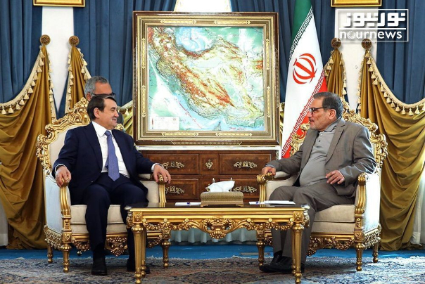 شمخانی: پایان دادن به سلطه دلار در مبادلات اقتصادی و تجاری شتاب گرفته است