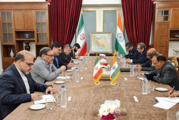 شمخانی: فعال‌سازی مکانیسم ریال-روپیه در پیشبرد اهداف مشترک اقتصادی نقش تعیین کننده‌ای خواهد داشت