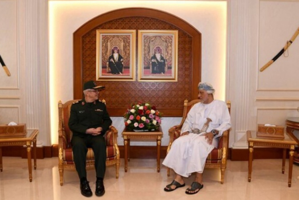 سلطان عُمان يزور ايران قريباً.. طهران تُشيد بدور مسقط البنّاء في حلّ الأزمة اليمنية
