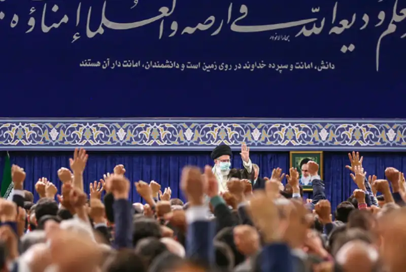 رهبر انقلاب: توافق اشکالی ندارد اما زیرساخت‌های صنعت هسته‌ای نباید دست بخورد