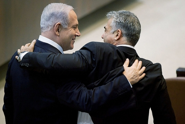 לפיד יעיד בתיק התגמולים האישיים במשפט נתניהו