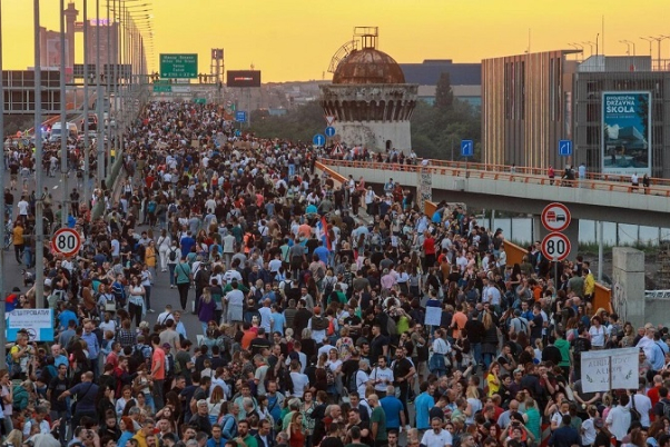 Продолжение антиправительственных протестов в Сербии