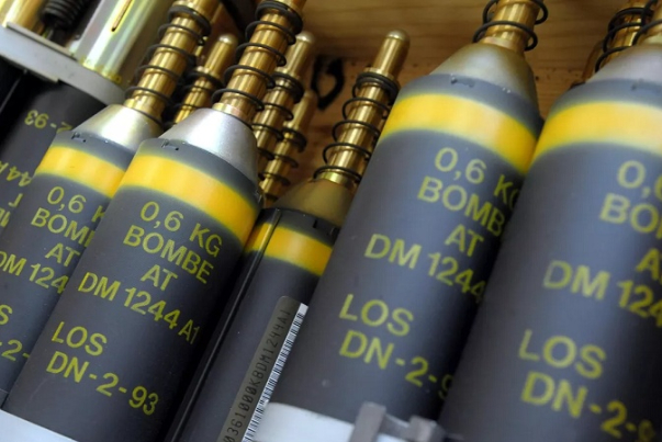White House approves providing Ukraine with cluster munitions despite humanitarian concerns