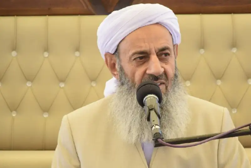 روزنامه جمهوری اسلامی: حمله تروریستی به کلانتری زاهدان، محصول تندروی‌های مولوی عبدالحمید در نماز جمعه است