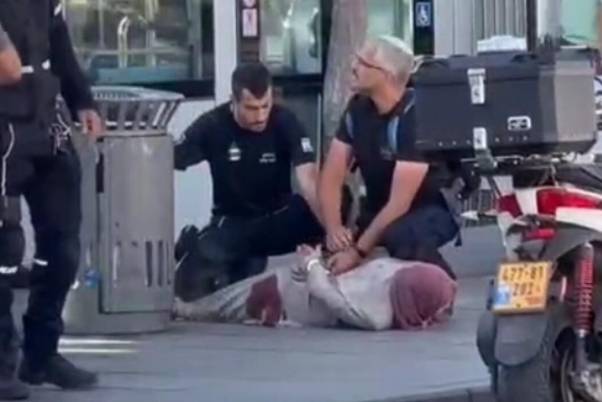 الاحتلال يعتقل سيدة فلسطينية بعد إصابتها بزعم محاولتها تنفيذ عملية طعن بالقدس