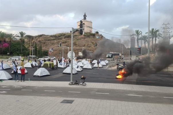 הפגנות, מעצרים וסגירת כבישים.. תיקונים שיפוטיים מקבלים תפנית חדשה בתוך "ישראל"