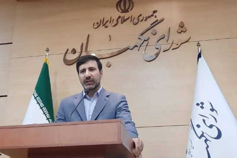 در رابطه با بررسی مصوبات، شورای نگهبان با هر سه قوه ارتباط دارد