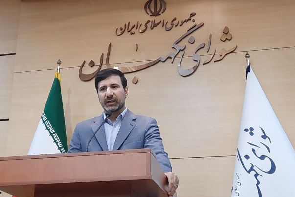 در رابطه با بررسی مصوبات، شورای نگهبان با هر سه قوه ارتباط دارد