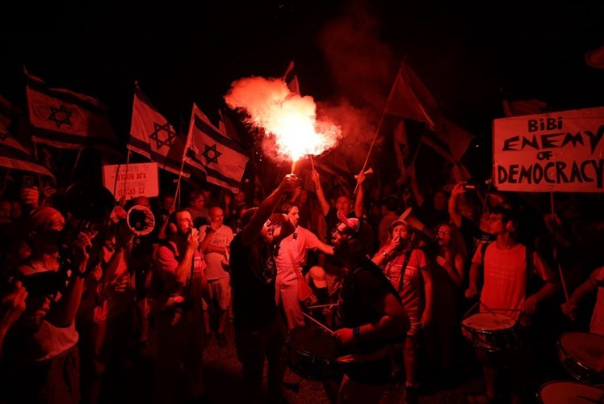 מבלבול לשיתוק.. מארגני המחאה ב"ישראל" מאיימים להרחיב את המעגל שלה