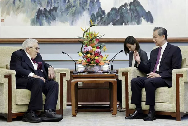 The message behind the trip of an old American strategist to East Asia