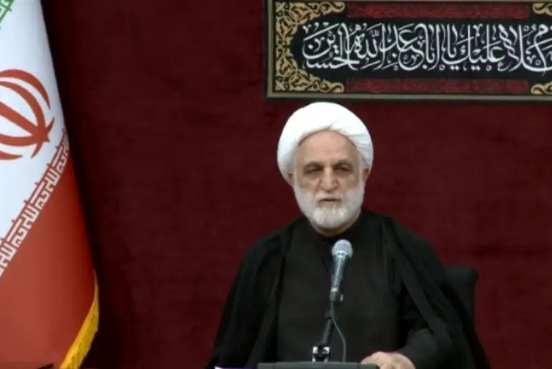 رئیس قوه قضائیه: دولت در مورد بورس به مردم توضیح بدهد