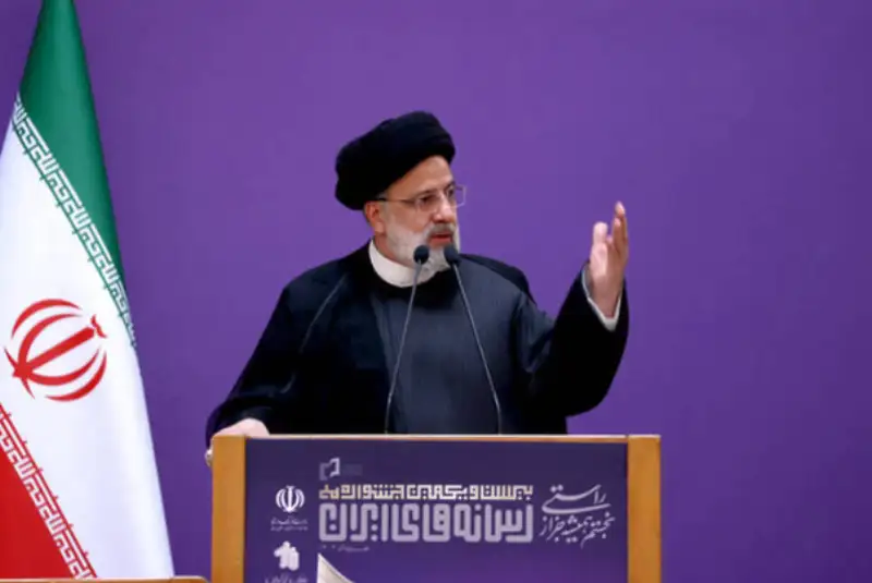 رئیس‌جمهور: بساط کشف حجاب در کشور جمع خواهد شد