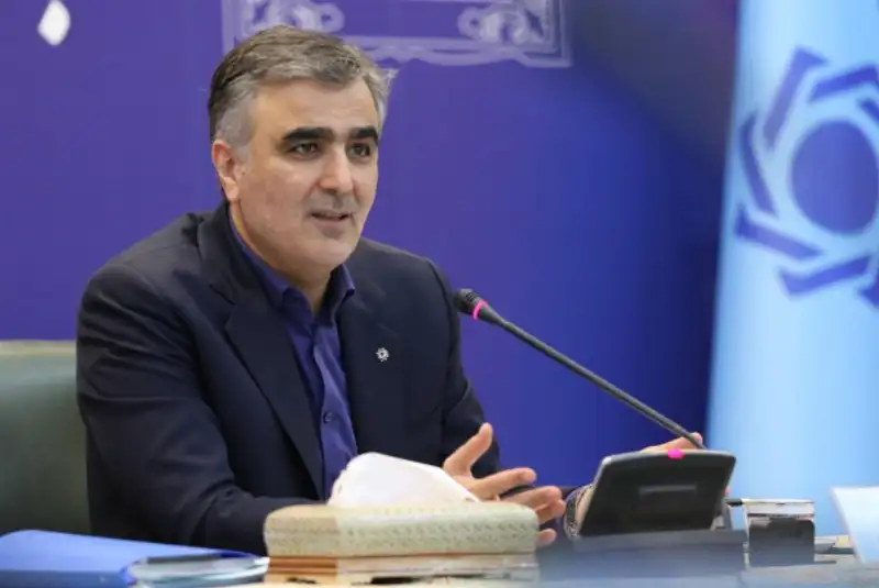 فرزین: بسترهای بانکداری الکترونیک در عرضه ارز زائران در اولویت قرار گیرد