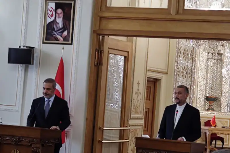 امیرعبداللهیان: توافقات روسای جمهور ایران و ترکیه در مسیر درست و رو پیشرفت قرار دارد/ فیدان: رئیسی به زودی در آنکارا با اردوغان دیدار می‌کند