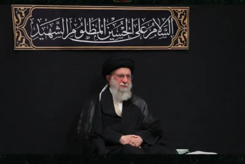 رهبر انقلاب: همانند راهپیمایی اربعین راه معنویت و حاکمیت توحید را طی کنید