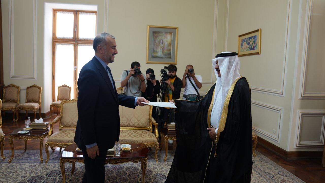 New Saudi ambassador submits his credential to Iran's FM