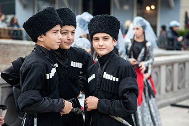 فراموشی زبان و ادبیات گرجی در گرجستان