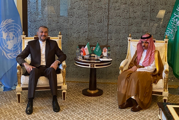 فرحان در دیدار امیرعبداللهیان: منتظر سفر رئیس جمهور ایران به ریاض هستیم