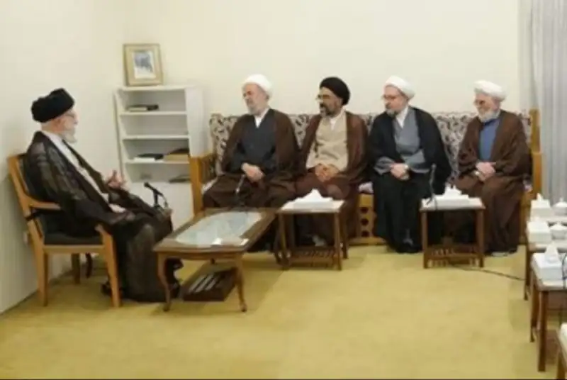 دیدار مسئولان همایش آیت‌الله ناصری با رهبر انقلاب