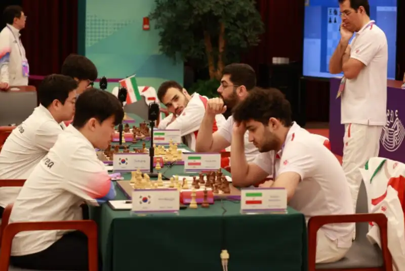 ضرب طلای تاریخی شطرنج با مهره جوانی