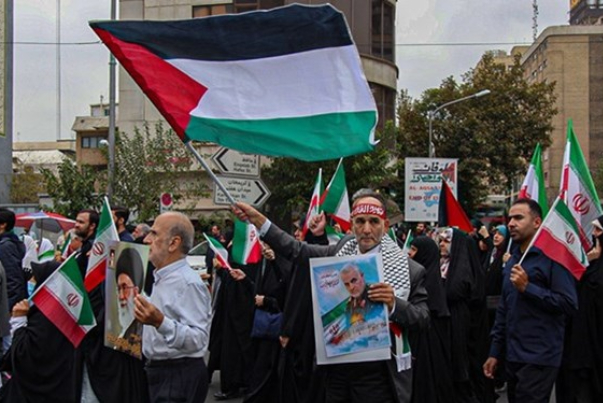 الشعب الايراني يهبّ لنصرة فلسطين في مسيرات عمّت أرجاء البلاد