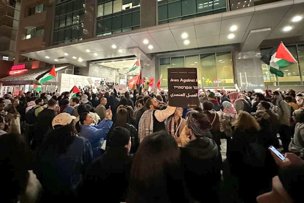 הפגנות זועמות בארצות הברית ובקנדה נגד פשעי הכיבוש בבית החולים אל-מוחמדני