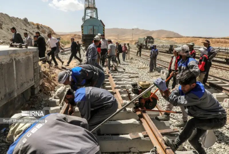 تکمیل کریدور ریلی مرکز به غرب با بهره‌برداری از محور ریلی همدان-سنندج