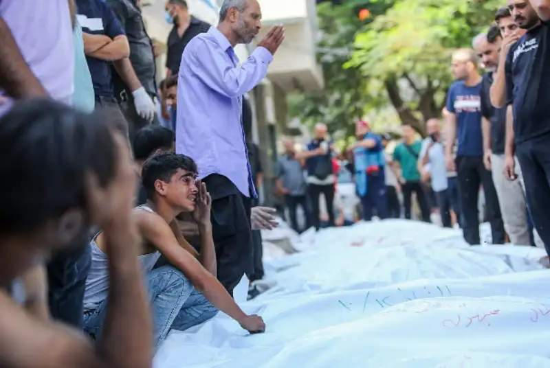 بمباران مناطق مسکونی ادامه دارد؛ کشتار بیش از 8000 انسان بی‌گناه تنها دستاورد اشغالگران