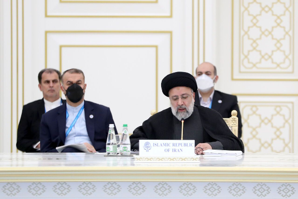 Раиси призвал предпринять важные шаги по созданию ЗСТ в рамках ОЭС