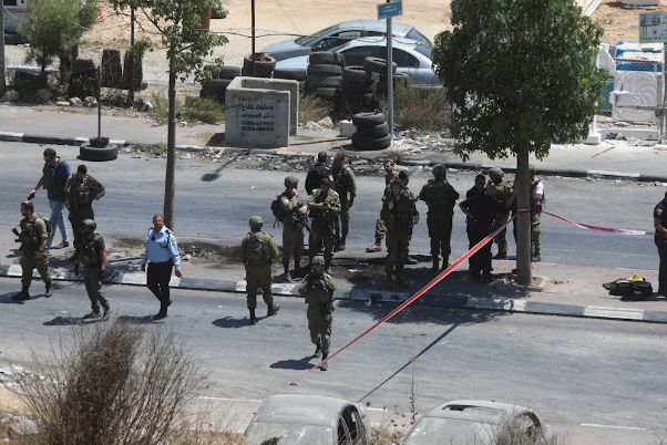 שני ישראלים נפצעו בפיגוע ירי בירושלים...והכיבוש חושש מפצצה במקום