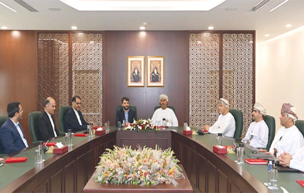 Iran and Oman trade officials review implementation of agreements