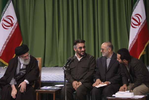 گزارش تصویری | دیدار کارگردان، هنرمندان و عوامل تولید سریال حضرت یوسف علیه‌السلام با رهبر انقلاب. 1388/09/09