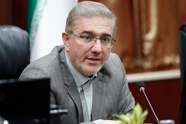 منظور: برنامه‌ای برای تغییر قیمت بنزین و برق را نداریم؛ برای مالیات سراغ دانه درشت‌ها می‌رویم