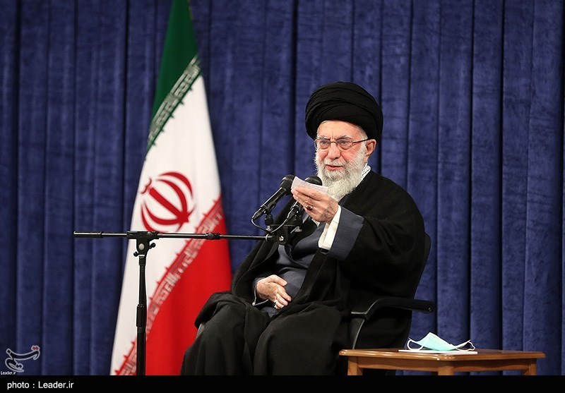الامام الخامنئي يستقبل جمعا من السيدات بمناسبة الذكرى العطرة لميلاد السيدة الزهراء (ع)
