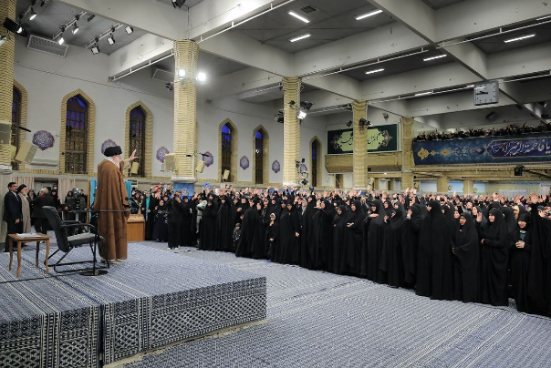 رهبر انقلاب: حضور زنان در مشاغل مدیریتی محدودیتی ندارد/ ملاک شایسته‌سالاری است