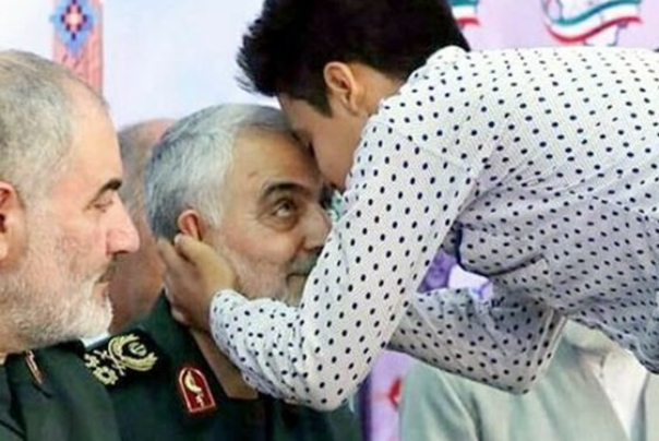 انتشار نماهنگ «بوسه تو» با صدای «محمد معتمدی» برای چهارمین سالگرد «حاج قاسم»