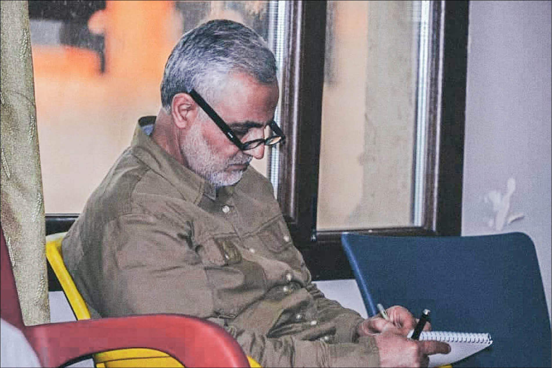 نوشتن با دستی مجروح