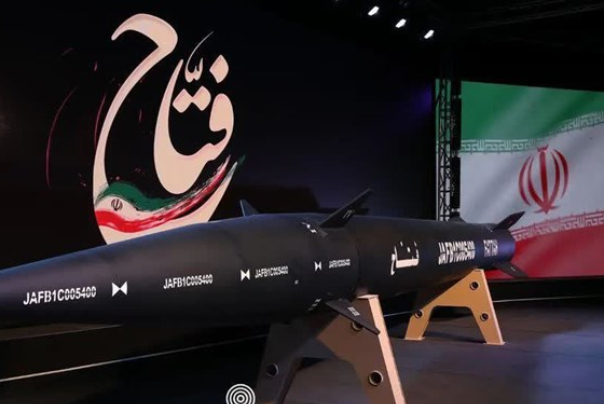 قريباً.. القوة البرية تزيح الستار عن صاروخين جديدين