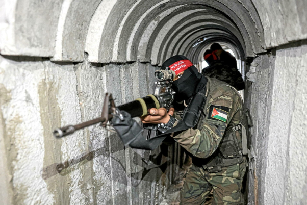 "הרס כלי רכב והרג חיילים." ההתנגדות הפלסטינית מכוונת למטוס קרב של כיבוש בזמן שהפציץ את טל אל-הווא