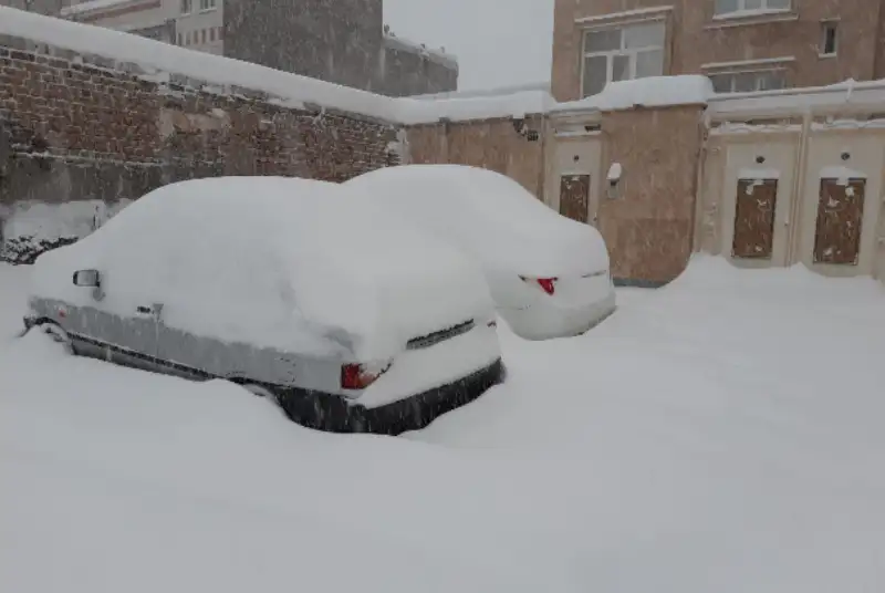 برودت هوا همه مدارس اردبیل را غیر حضوری کرد