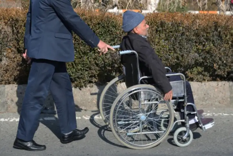 از اکسیژن ساز 90 میلیونی تا ویلچر 110 میلیون تومانی