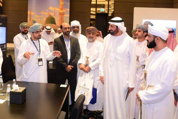 معرض لمنصةُ "نُسُك" لخدمة قاصدي مكة المكرمة والمدينة المنورة بمسقط