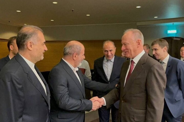 מזכירי המועצה לביטחון לאומי של איראן ורוסיה דנים בשיתוף פעולה דו-צדדי בתחום הביטחון וההגנה