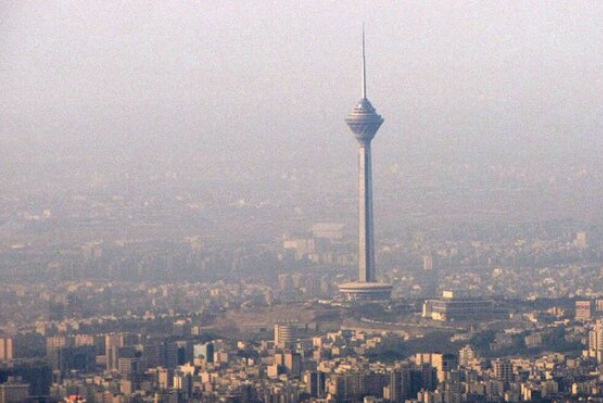 هوای ناسالم همراه با بارندگی