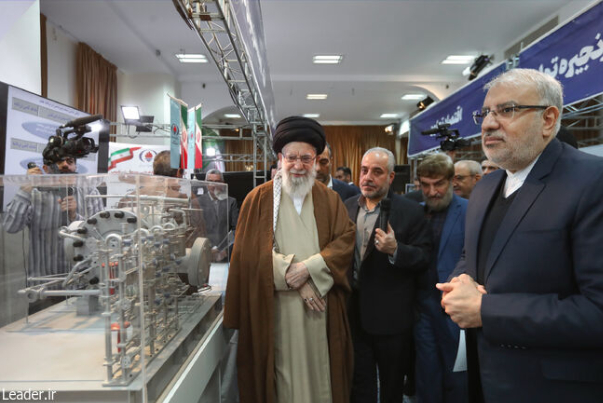 بازدید رهبر معظم انقلاب اسلامی از نمایشگاه توانمندی‌های تولید داخلی+فیلم