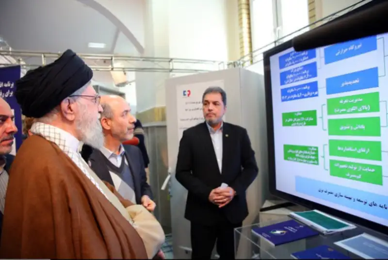 دور دوم بازدید رهبر انقلاب از نمایشگاه توانمندی‌های تولید داخلی +فیلم