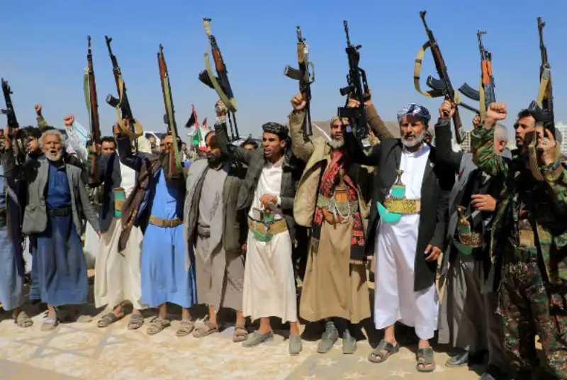 عکس‌های منتخب جهان؛ 27 ژانویه 2024 | از مسدود کردن جاده با تراکتورها تا آزادی ماهیگیران ایرانی از چنگ دزدان دریایی