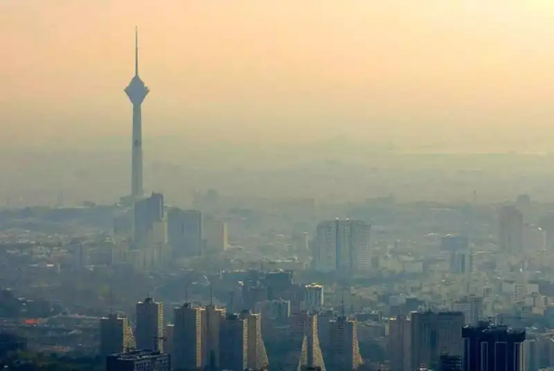 هشدار انباشت آلاینده‌ها در مرکز و جنوب تهران