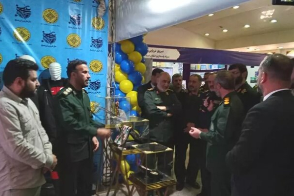 דמוקרטיה היא מיומנות שהציונים והאמריקאים טובים בה